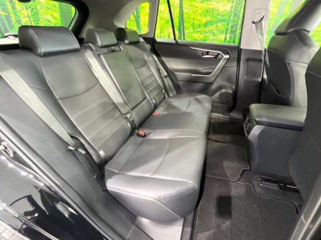 ＲＡＶ４ Ｇ　Ｚパッケージ　禁煙車　ＴＲＤエアロ　サンルーフ　純正１０．５ディスプレイオーディオ　全周囲カメラ　衝突軽減装置　レーダークルーズコントロール　ＥＴＣ　Ｂｌｕｅｔｏｏｔｈ　シートヒーター　クリアランスソナー（9枚目）