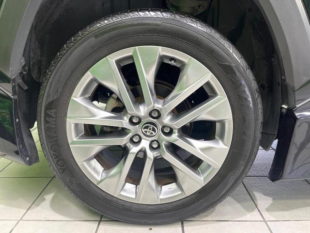 ＲＡＶ４ Ｇ　Ｚパッケージ　禁煙車　ＴＲＤエアロ　サンルーフ　純正１０．５ディスプレイオーディオ　全周囲カメラ　衝突軽減装置　レーダークルーズコントロール　ＥＴＣ　Ｂｌｕｅｔｏｏｔｈ　シートヒーター　クリアランスソナー（32枚目）