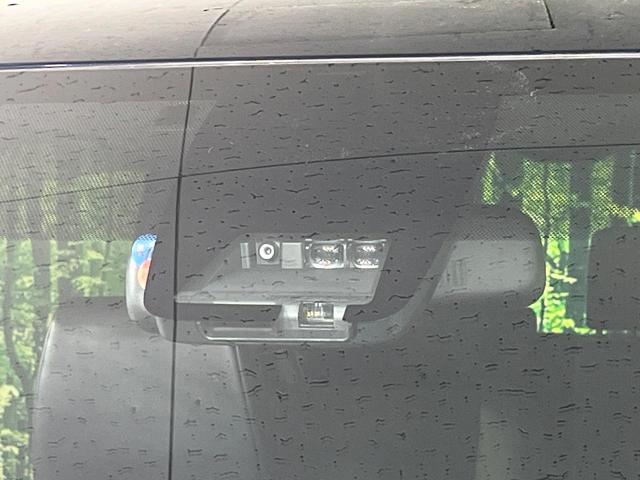 ノア Ｓｉ　ダブルバイビーＩＩＩ　禁煙車　後期型　純正９型ナビ　衝突被害軽減　バックカメラ　両側電動スライドドア　クルーズコントロール　フルセグ　Ｂｌｕｅｔｏｏｔｈ接続　ＥＴＣ　ＬＥＤヘッドライト　オートマチックハイビーム（4枚目）