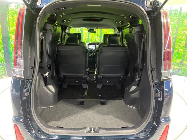 ノア Ｓｉ　ダブルバイビーＩＩＩ　禁煙車　後期型　純正９型ナビ　衝突被害軽減　バックカメラ　両側電動スライドドア　クルーズコントロール　フルセグ　Ｂｌｕｅｔｏｏｔｈ接続　ＥＴＣ　ＬＥＤヘッドライト　オートマチックハイビーム（11枚目）