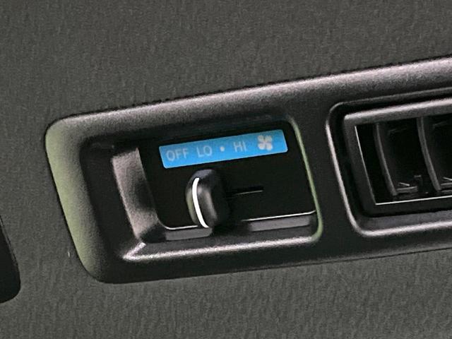 ハイエースバン ロングスーパーＧＬ　ダークプライムＳ　ディーゼル　登録済未使用車　両側電動スライドドア　衝突被害軽減装置　禁煙車　ハーフレザーシート　コーナーセンサー　スマートキー　ＬＥＤヘッド　オートライト　オートエアコン　ＬＥＤフォグ　車線逸脱警報（39枚目）