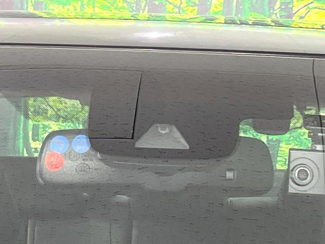 カムリ Gレザーパッケージ 禁煙車 衝突軽減 サンルーフ 純正ナビ バックカメラ 黒革シート パワーシート Bluetooth接続 ETC レーダークルーズコントロール オートマチックハイビーム シートヒーター(3枚目)