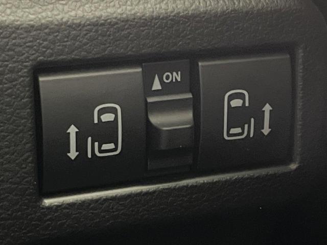 スペーシアカスタム ハイブリッドXS 届出済み未使用車 両側電動スライドドア 衝突被害軽減システム レーダークルーズコントロール LEDヘッドライト オートライト コーナーセンサー スマートキー 革巻きステアリング(4枚目)