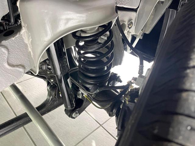 ジムニーノマド FC 禁煙車 4WD 衝突被害軽減システム レーダークルーズ コーナーセンサー シートヒーター LEDヘッド オートハイビーム 車線逸脱警報 オートライト オートエアコン 純正15インチアルミ(20枚目)