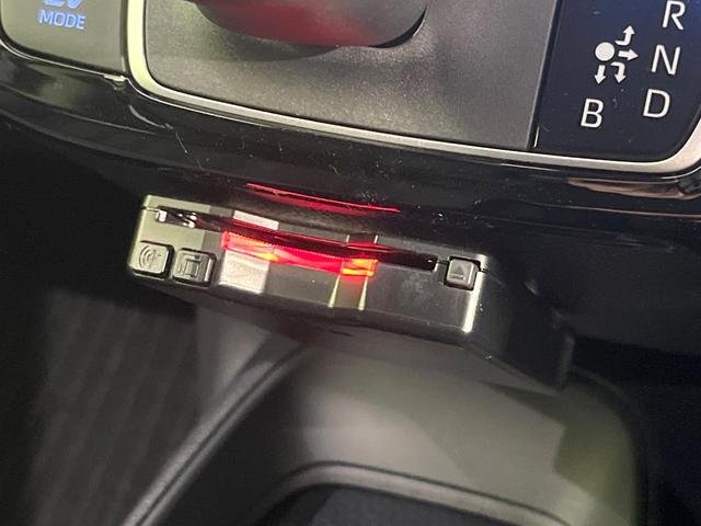 アクア Ｘ　禁煙車　８型ディスプレイオーディオ　全周囲カメラ　衝突軽減装置　レーダークルーズ　ＥＴＣ　Ｂｌｕｅｔｏｏｔｈ　ドラレコ　コーナーセンサー　スマートキー　ＬＥＤヘッド　レーンアシスト（7枚目）