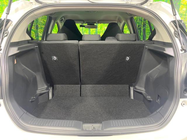 アクア Ｘ　禁煙車　８型ディスプレイオーディオ　全周囲カメラ　衝突軽減装置　レーダークルーズ　ＥＴＣ　Ｂｌｕｅｔｏｏｔｈ　ドラレコ　コーナーセンサー　スマートキー　ＬＥＤヘッド　レーンアシスト（39枚目）