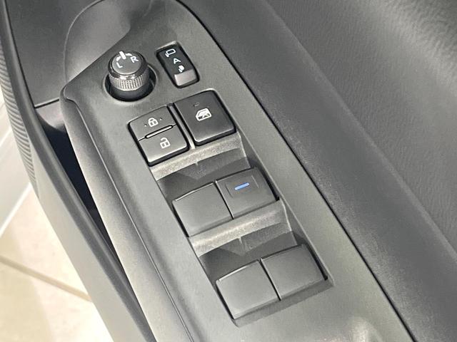 アクア Ｘ　禁煙車　８型ディスプレイオーディオ　全周囲カメラ　衝突軽減装置　レーダークルーズ　ＥＴＣ　Ｂｌｕｅｔｏｏｔｈ　ドラレコ　コーナーセンサー　スマートキー　ＬＥＤヘッド　レーンアシスト（42枚目）