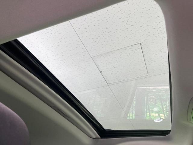 ランドクルーザープラド TX サンルーフ 禁煙車 純正SDナビ バックカメラ 衝突軽減装置 レーダークルーズ 7人乗り ETC Bluetooth LEDヘッド LEDフォグ クリアランスソナー ルーフレール 純正17インチアルミ(3枚目)