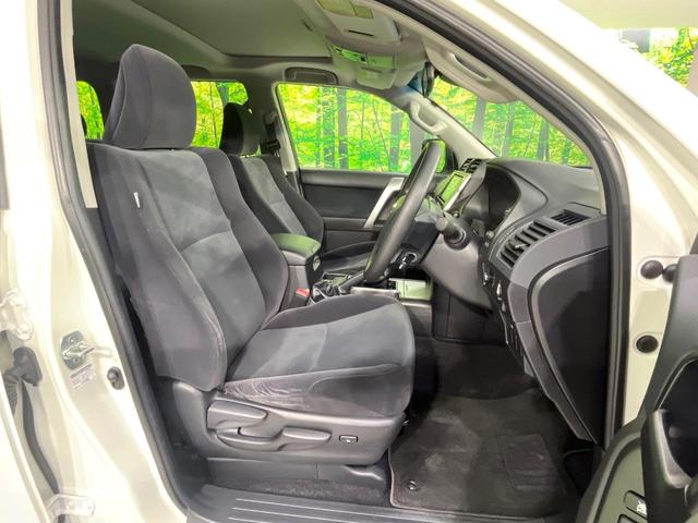 ランドクルーザープラド TX サンルーフ 禁煙車 純正SDナビ バックカメラ 衝突軽減装置 レーダークルーズ 7人乗り ETC Bluetooth LEDヘッド LEDフォグ クリアランスソナー ルーフレール 純正17インチアルミ(8枚目)