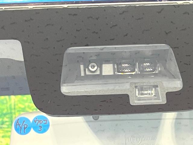 ジムニー ＸＣ　禁煙車　４ＷＤ　純正ナビ　バックカメラ　衝突軽減装置　クルコン　シートヒーター　ドラレコ　ＬＥＤヘッド　Ｂｌｕｅｔｏｏｔｈ　ステアリングスイッチ　スマートキー　純正１６インチアルミ　車線逸脱警報（5枚目）