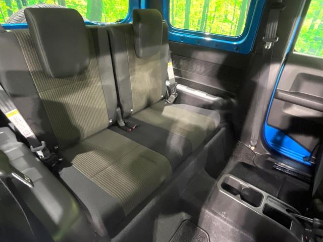 ジムニー ＸＣ　禁煙車　４ＷＤ　純正ナビ　バックカメラ　衝突軽減装置　クルコン　シートヒーター　ドラレコ　ＬＥＤヘッド　Ｂｌｕｅｔｏｏｔｈ　ステアリングスイッチ　スマートキー　純正１６インチアルミ　車線逸脱警報（9枚目）
