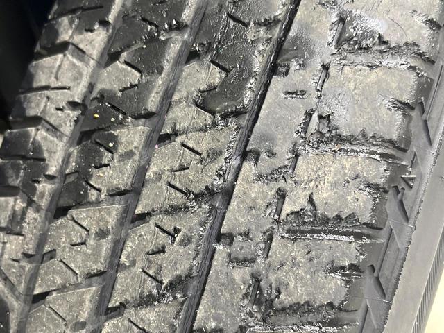 ジムニー ＸＣ　禁煙車　４ＷＤ　純正ナビ　バックカメラ　衝突軽減装置　クルコン　シートヒーター　ドラレコ　ＬＥＤヘッド　Ｂｌｕｅｔｏｏｔｈ　ステアリングスイッチ　スマートキー　純正１６インチアルミ　車線逸脱警報（34枚目）