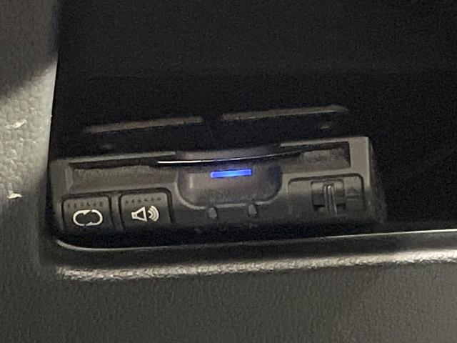 N-BOXカスタム G・Lパッケージ 禁煙車 純正ナビ バックカメラ 両側電動スライド デジタルインナーミラー ETC HIDヘッド 純正14インチアルミ スマートキー オートライト オートエアコン ステアリングスイッチ 横滑り防止装置(7枚目)