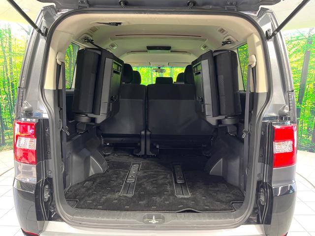 デリカD:5 D パワーパッケージ 4WD ディーゼル 後席モニター SDナビ 両側電動スライドドア バックカメラ Bluetooth HIDヘッド シートヒーター パドルシフト 純正18インチアルミ スマートキー 電動格納ミラー(11枚目)