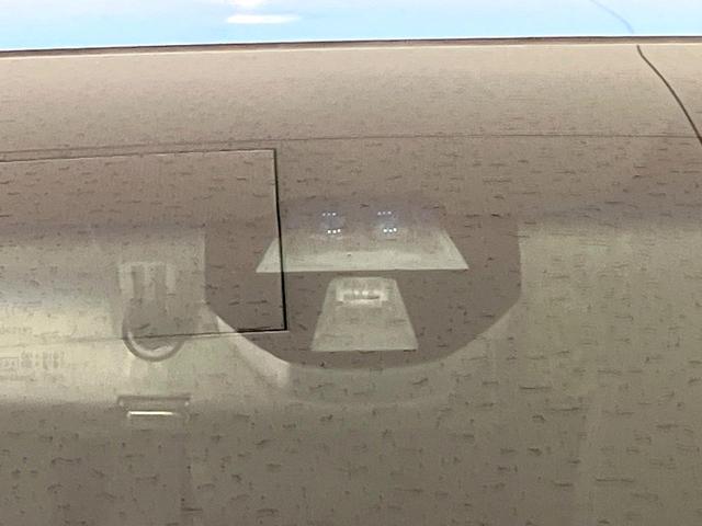 フィットハイブリッド Lパッケージ 禁煙車 純正ナビ バックカメラ 衝突軽減装置 ETC LEDヘッド Bluetooth クルコン ステアリングスイッチ スマートキー オートライト オートエアコン 横滑り防止装置 電動格納ミラー(5枚目)