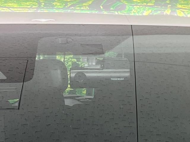 アクア X 全周囲カメラ 衝突被害軽減システム レーダークルーズ 禁煙車 ドラレコ コーナーセンサー スマートキー LEDヘッド ETC オートハイビーム 車線逸脱警報 オートライト オートエアコン(5枚目)