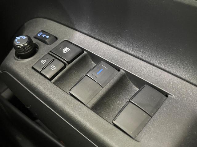 アクア X 全周囲カメラ 衝突被害軽減システム レーダークルーズ 禁煙車 ドラレコ コーナーセンサー スマートキー LEDヘッド ETC オートハイビーム 車線逸脱警報 オートライト オートエアコン(35枚目)