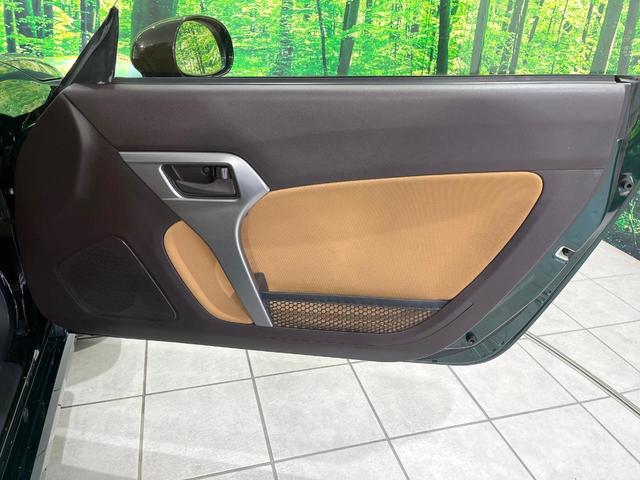 コペン セロ　禁煙車　シートヒーター　スマートキー　ＬＥＤヘッド　ＥＴＣ　オートエアコン　純正１６インチアルミ　革巻きステアリング　ＣＤ再生　ステアリングスイッチ　アイドリングストップ　電動ミラー（31枚目）