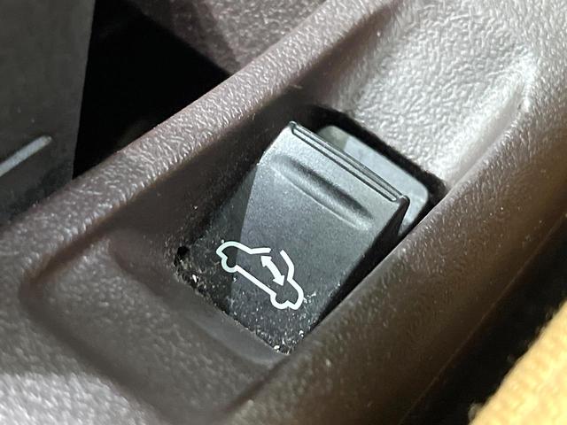 コペン セロ　禁煙車　シートヒーター　スマートキー　ＬＥＤヘッド　ＥＴＣ　オートエアコン　純正１６インチアルミ　革巻きステアリング　ＣＤ再生　ステアリングスイッチ　アイドリングストップ　電動ミラー（41枚目）