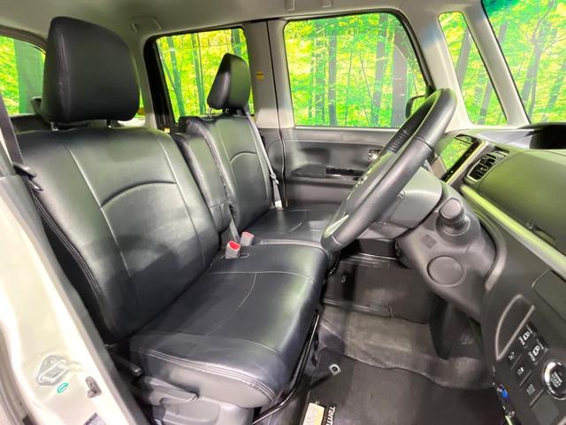 タント カスタムＲＳ　トップエディションＳＡＩＩ　禁煙車　純正８型ナビ　衝突被害軽減　バックカメラ　両側電動スライドドア　ＥＴＣ　フルセグ　Ｂｌｕｅｔｏｏｔｈ接続　アイドリングストップ　ＬＥＤヘッドライト　オートエアコン　オートライト（8枚目）