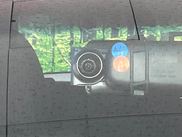 【ドライブレコーダー】安心・安全なカーライフに必須のドライブレコーダーを装備！走行中はもちろん、あおり運転や事故に遭遇した際の状況も映像で記録し、万一のリスクに備えます。