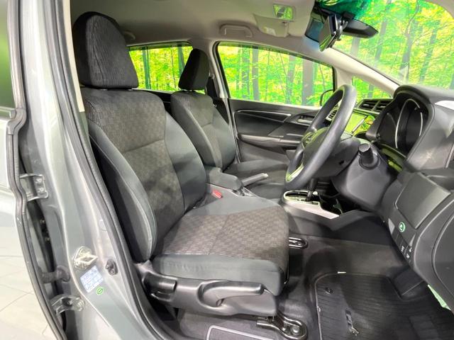 運転席シート廻りは使用感も少なく、良好な状態となっています。丁寧に使われていたことがよくわかりますね。