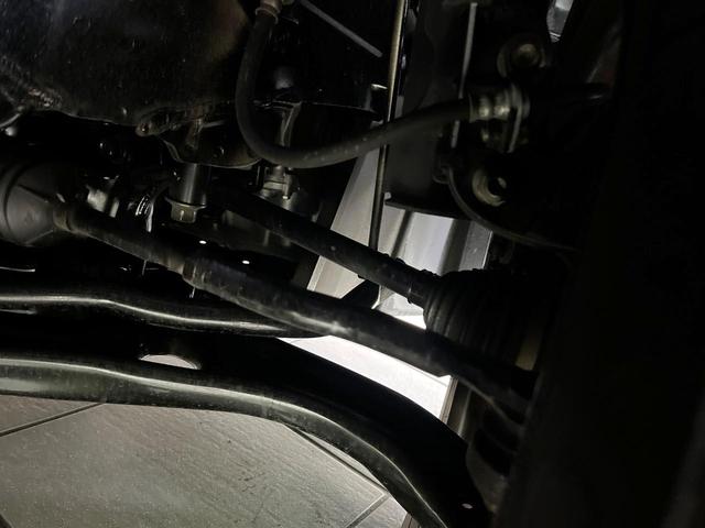 お車を安心してお乗りいただく為には、足回りの定期点検が欠かせません。サービスサポート（有償保証）では無料点検もご提供しており、安心のカーライフをお過ごしいただけるサポート体制が整っています。