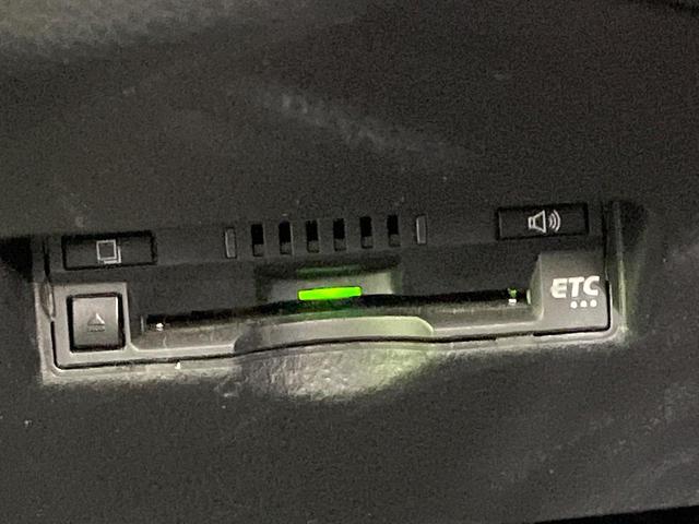 Ｃ－ＨＲ Ｇ　禁煙車　純正８型那ディスプレイオーディオ　バックカメラ　衝突軽減装置　レーダークルーズ　ＥＴＣ　Ｂｌｕｅｔｏｏｔｈ　ドラレコ　ＬＥＤヘッド　ＬＥＤフォグ　シートヒーター　オートハイビーム　スマートキー（7枚目）