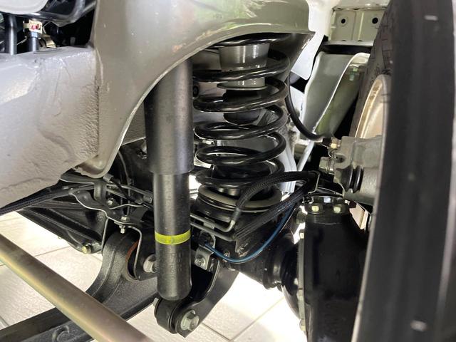 ジムニー XC 4WD 禁煙車 衝突軽減装置 シートヒーター LEDヘッド クリアランスソナー クルコン スマートキー 車線逸脱警報 アイドリングストップ ステアリングスイッチ オートエアコン オートライト(20枚目)