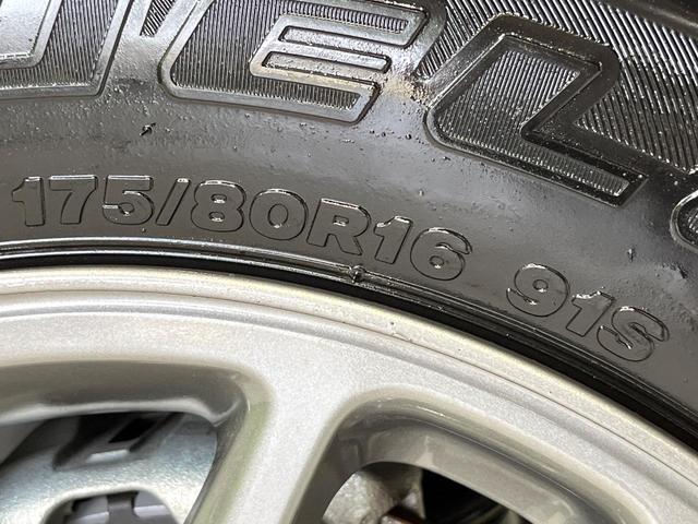 ジムニー XC 4WD 禁煙車 衝突軽減装置 シートヒーター LEDヘッド クリアランスソナー クルコン スマートキー 車線逸脱警報 アイドリングストップ ステアリングスイッチ オートエアコン オートライト(24枚目)