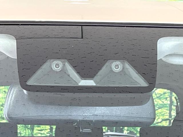 ライズ X 登録済未使用車 衝突軽減システム LEDヘッド オートハイビーム クリアランスソナー 車線逸脱警報 スマートキー オートライト プライバシーガラス エアコン アイドリングストップ 電動格納ミラー(3枚目)