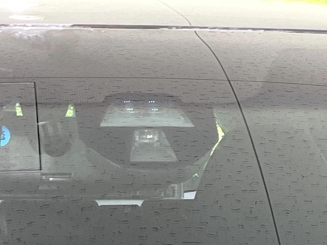 フィットハイブリッド Ｌパッケージ　純正ナビ　バックカメラ　衝突軽減装置　ハーフレザーシート　ＥＴＣ　Ｂｌｕｅｔｏｏｔｈ　フルセグ　ドラレコ　スマートキー　ＬＥＤヘッド　クルーズコントロール　ステアリングスイッチ　オートライト（5枚目）