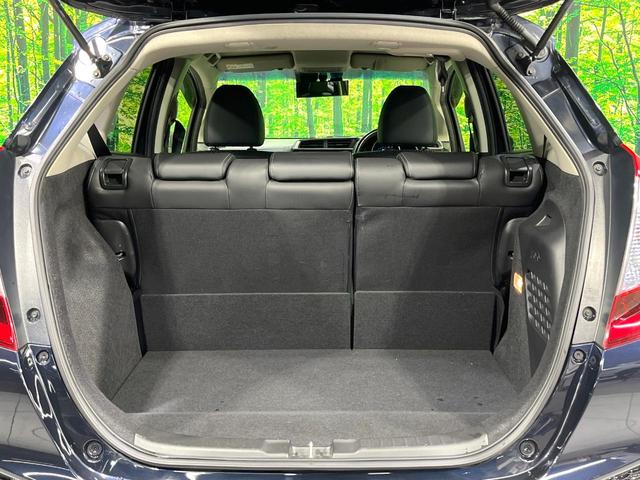 フィットハイブリッド Ｌパッケージ　純正ナビ　バックカメラ　衝突軽減装置　ハーフレザーシート　ＥＴＣ　Ｂｌｕｅｔｏｏｔｈ　フルセグ　ドラレコ　スマートキー　ＬＥＤヘッド　クルーズコントロール　ステアリングスイッチ　オートライト（26枚目）