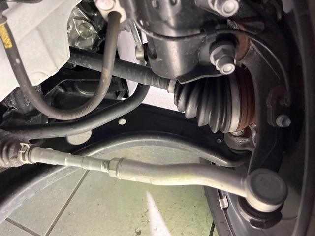 ヤリス ハイブリッドＧ　禁煙車　ディスプレイオーディオ　バックカメラ　衝突軽減装置　レーダークルーズ　ＥＴＣ　Ｂｌｕｅｔｏｏｔｈ　ドラレコ　スマートキー　レーンアシスト　オートマチックハイビーム　オートライト　電動格納ミラー（20枚目）