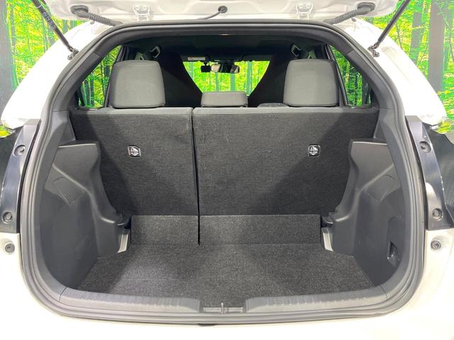 ヤリス ハイブリッドＧ　禁煙車　ディスプレイオーディオ　バックカメラ　衝突軽減装置　レーダークルーズ　ＥＴＣ　Ｂｌｕｅｔｏｏｔｈ　ドラレコ　スマートキー　レーンアシスト　オートマチックハイビーム　オートライト　電動格納ミラー（25枚目）