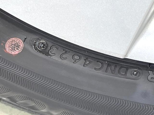 ヤリス ハイブリッドＧ　禁煙車　ディスプレイオーディオ　バックカメラ　衝突軽減装置　レーダークルーズ　ＥＴＣ　Ｂｌｕｅｔｏｏｔｈ　ドラレコ　スマートキー　レーンアシスト　オートマチックハイビーム　オートライト　電動格納ミラー（31枚目）