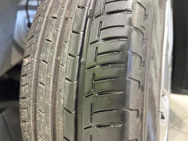 ヤリス ハイブリッドＧ　禁煙車　ディスプレイオーディオ　バックカメラ　衝突軽減装置　レーダークルーズ　ＥＴＣ　Ｂｌｕｅｔｏｏｔｈ　ドラレコ　スマートキー　レーンアシスト　オートマチックハイビーム　オートライト　電動格納ミラー（32枚目）