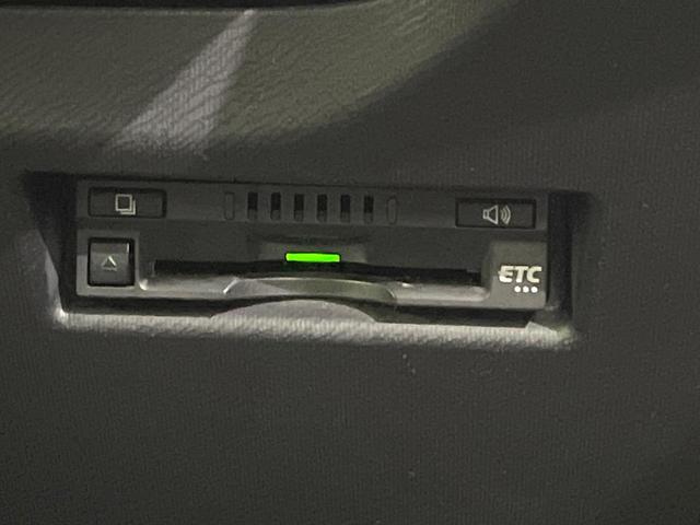 アクア クロスオーバー　グラム　禁煙車　純正ナビ　バックカメラ　衝突軽減装置　ＥＴＣ　Ｂｌｕｅｔｏｏｔｈ　ドラレコ　クリアランスソナー　ＬＥＤヘッド　オートハイビーム　電動格納ミラー　ステアリングスイッチ　先行車発進お知らせ（6枚目）