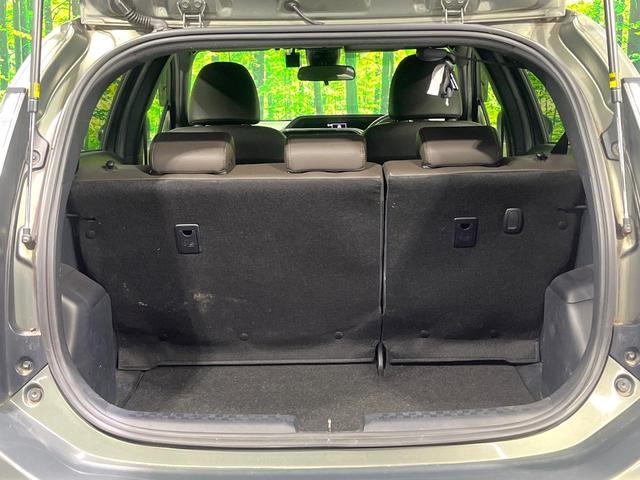 アクア クロスオーバー　グラム　禁煙車　純正ナビ　バックカメラ　衝突軽減装置　ＥＴＣ　Ｂｌｕｅｔｏｏｔｈ　ドラレコ　クリアランスソナー　ＬＥＤヘッド　オートハイビーム　電動格納ミラー　ステアリングスイッチ　先行車発進お知らせ（27枚目）