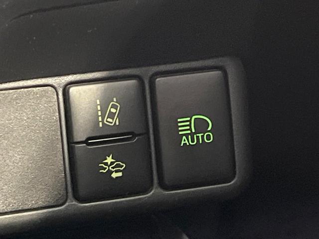 アクア クロスオーバー　グラム　禁煙車　純正ナビ　バックカメラ　衝突軽減装置　ＥＴＣ　Ｂｌｕｅｔｏｏｔｈ　ドラレコ　クリアランスソナー　ＬＥＤヘッド　オートハイビーム　電動格納ミラー　ステアリングスイッチ　先行車発進お知らせ（39枚目）