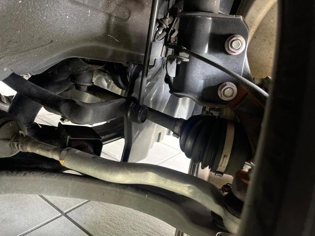 スイフト ＲＳ　禁煙車　ＳＤナビ　バックカメラ　クルコン　ＥＴＣ　Ｂｌｕｅｔｏｏｔｈ　スマートキー　ＨＩＤヘッド　ステアリングスイッチ　純正１６インチアルミ　フォグライト　電動格納ミラー　パワーウィンドウ　ＣＤ再生（20枚目）