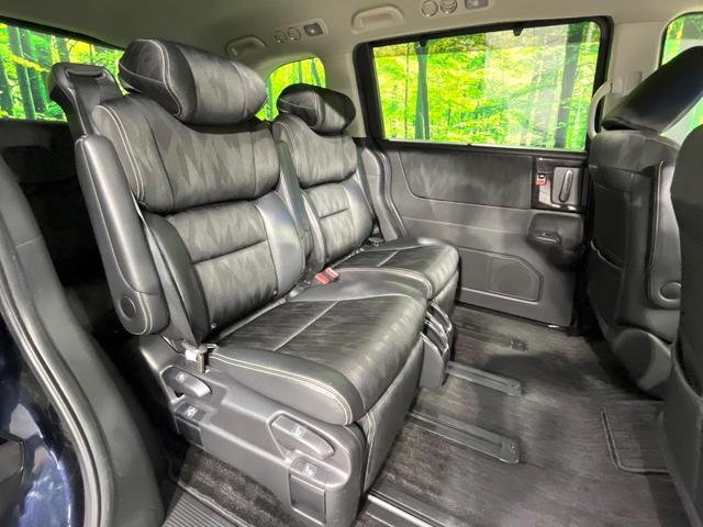 後部座席も気になるようなキズ・汚れやへたり等、大きなダメージはなく、良好な状態です。