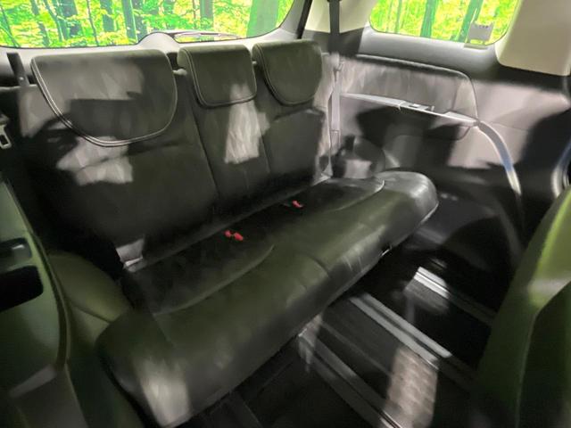 ３列目シートはもちろん状態良好☆大人でもゆったりと座って頂けますので、大人数でのお出かけもラクラクです♪ご家族で、気の知れた仲間で、ドライブに行くのが楽しみですね♪