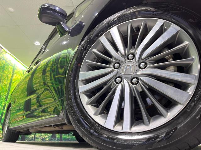 【純正１７インチアルミホイール】外観にマッチした純正アルミホイールを装着しております。各種社外アルミホイールや、スタッドレスタイヤも取扱いしております。是非ご相談ください♪