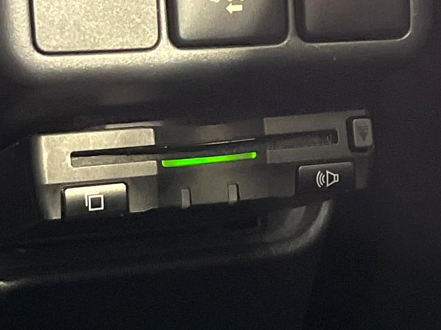 アクア Sスタイルブラック 純正SDナビ バックカメラ 衝突被害軽減 ETC オートハイビーム Bluetooth オートエアコン 車線逸脱警報 スマートキー ステアリングスイッチ 電動格納ミラー 先行車発進お知らせ CD再生(6枚目)