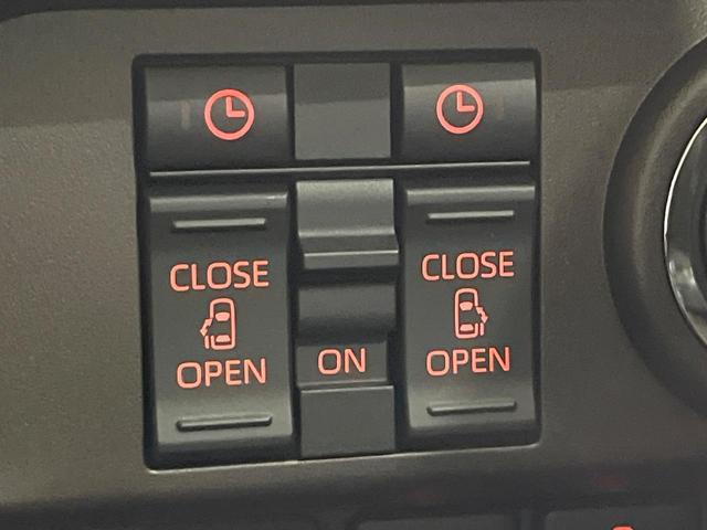 【両側パワースライドドア】スマートキーや運転席のスイッチで後席両側スライドドアの開閉が可能♪電動だから力を入れてドアを開ける必要が無く、小さなお子様でも簡単に開け閉めでき快適です♪