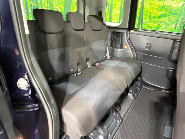 後部座席も気になるようなキズ・汚れやへたり等、大きなダメージはなく、良好な状態です。