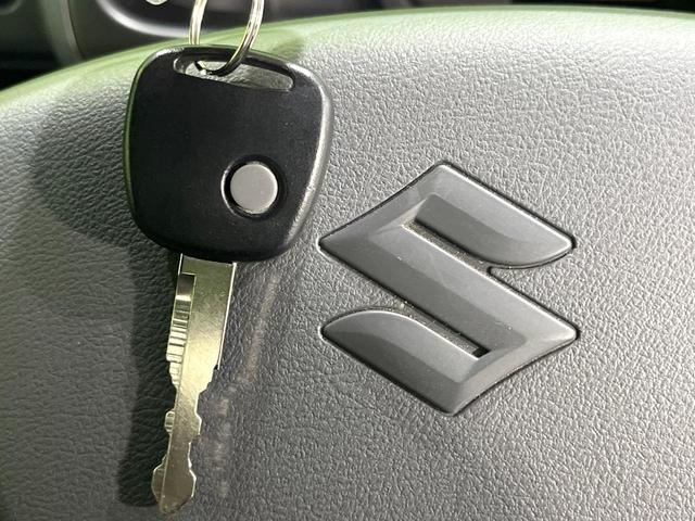 キャリイトラック 農繁スペシャル　禁煙車　４ＷＤ　ＭＴ車　オーディオ　衝突被害軽減システム　ＬＥＤヘッド　車線逸脱警報　オートライト　パワーステアリング　パワーウインドウ　リモコンキー　パワードアロック　エアコン　ドアポケット（6枚目）