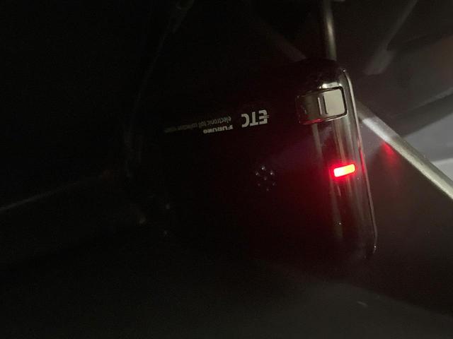 ワゴンR 20周年記念車 禁煙車 SDナビ バックカメラ 衝突軽減装置 シートヒーター ETC ドラレコ Bluetooth 純正15インチアルミ オートエアコン スマートキー HIDヘッド アイドリングストップ CD再生(7枚目)