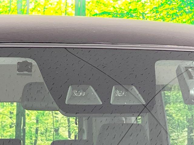 ルーミー カスタムＧ　禁煙車　後席モニター　純正ＳＤナビ　バックカメラ　衝突軽減装置　両側電動スライド　ＥＴＣ　ドラレコ　コーナーセンサー　スマートキー　ＬＥＤヘッド　クルコン　純正１４インチアルミ　オートエアコン（6枚目）